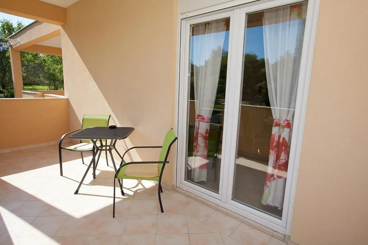 Apartmani Lea Starigrad Paklenica Kroatien