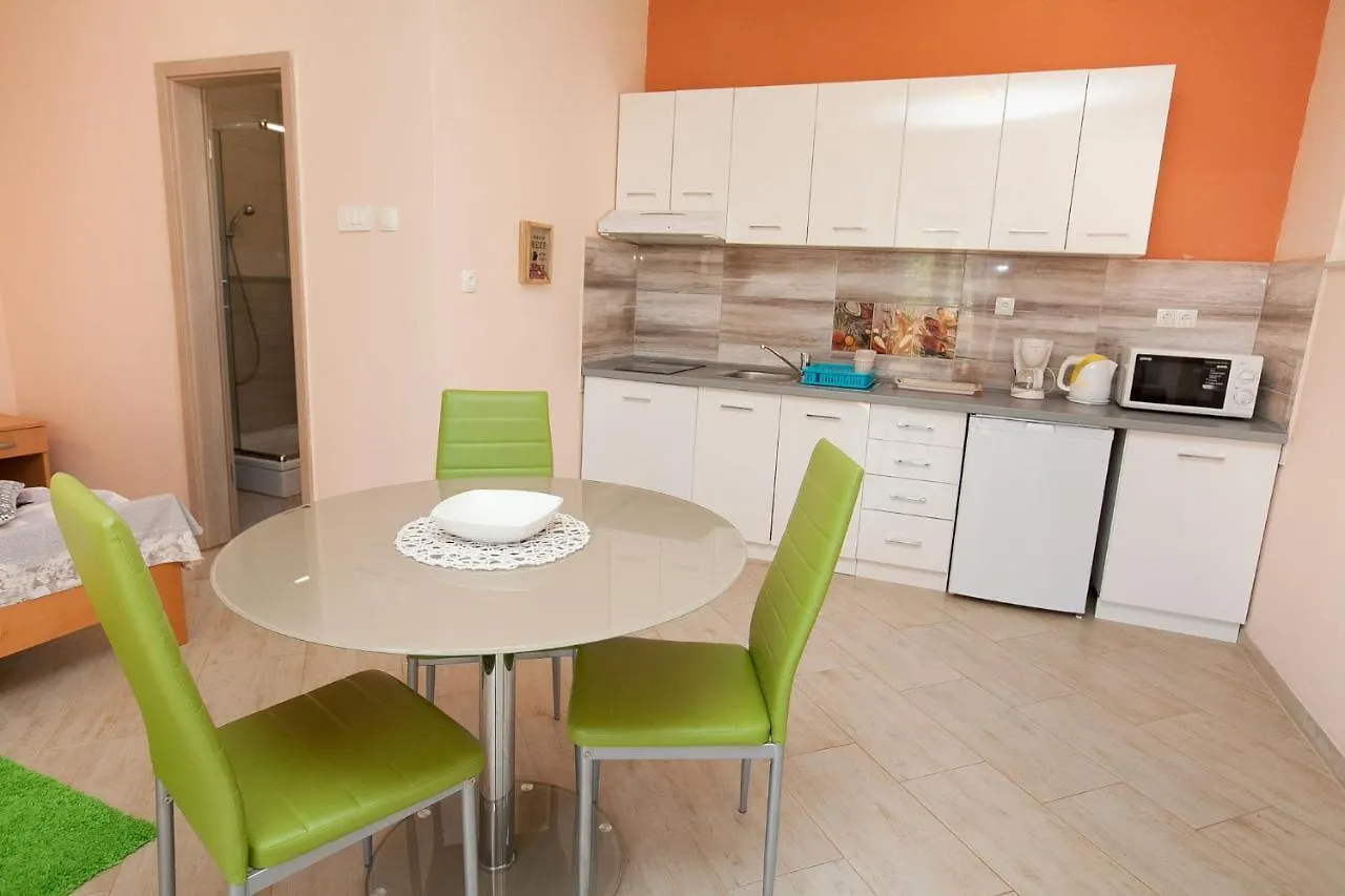 Apartment Apartmani Lea Starigrad Paklenica Croatia