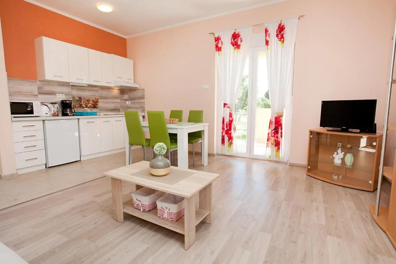 Apartmani Lea Starigrad Paklenica Croatia