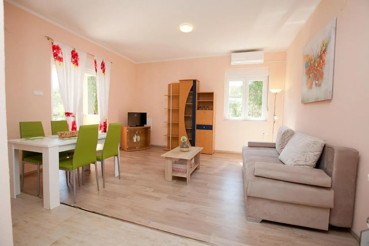 Apartmani Lea Starigrad Paklenica 0*,  Kroatien
