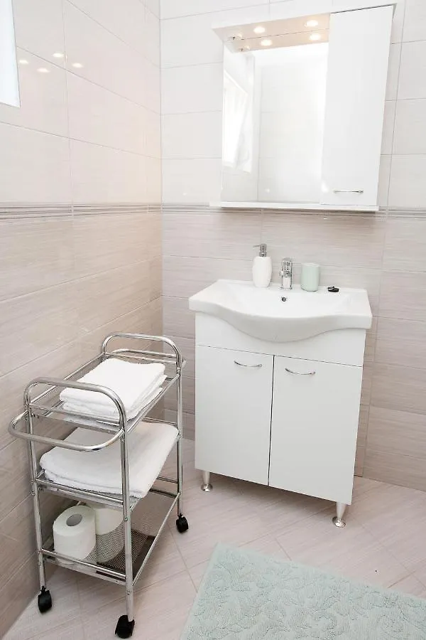 Apartmani Lea Starigrad Paklenica Apartment