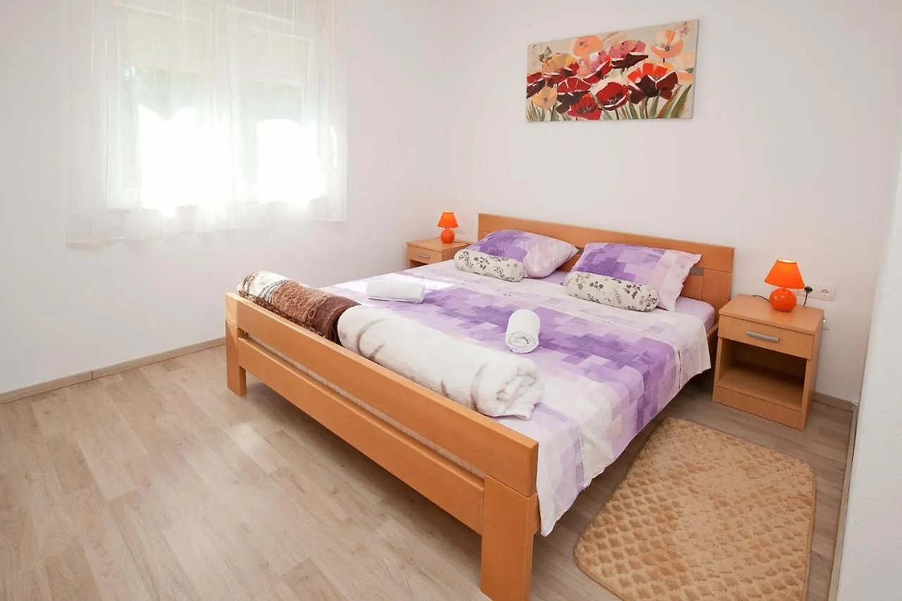 Apartmani Lea Starigrad Paklenica 0*,  Croatia